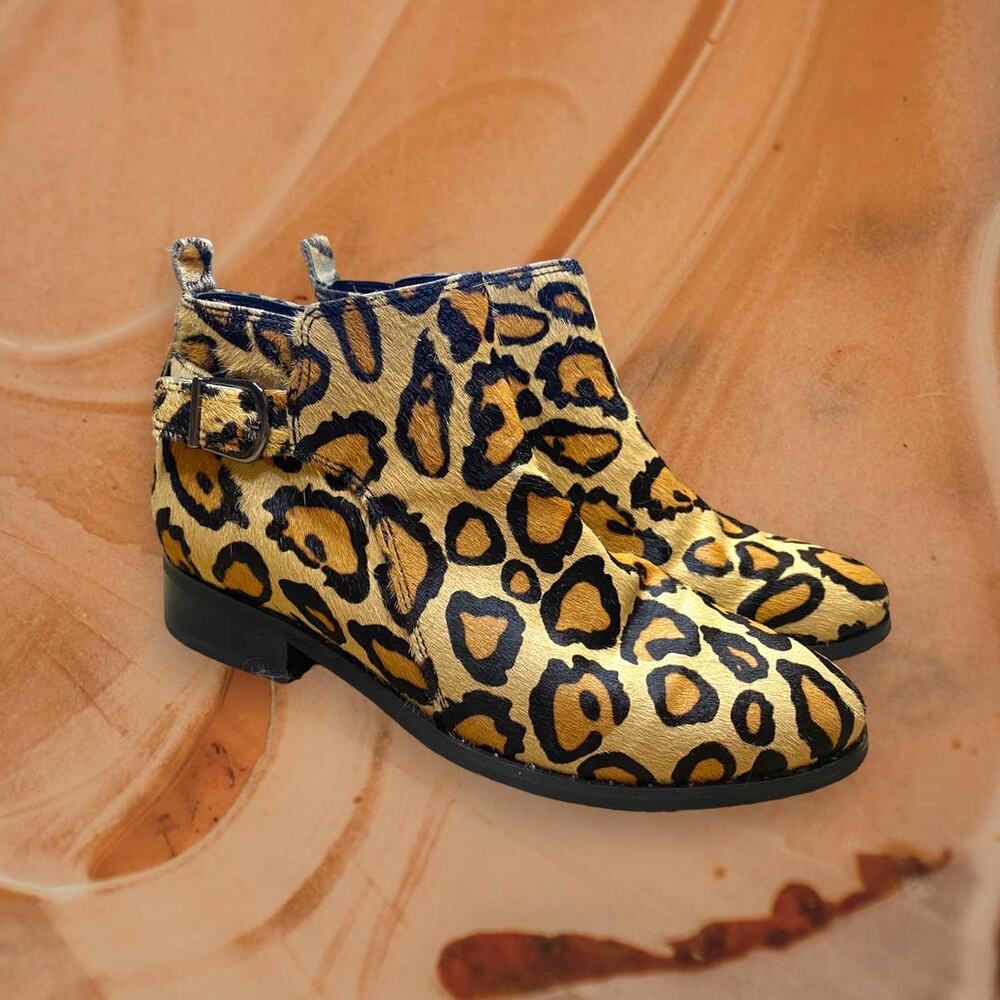 Blondo Waterproof Leopard Printed Real Animal Hair Ankle Boots Size 6